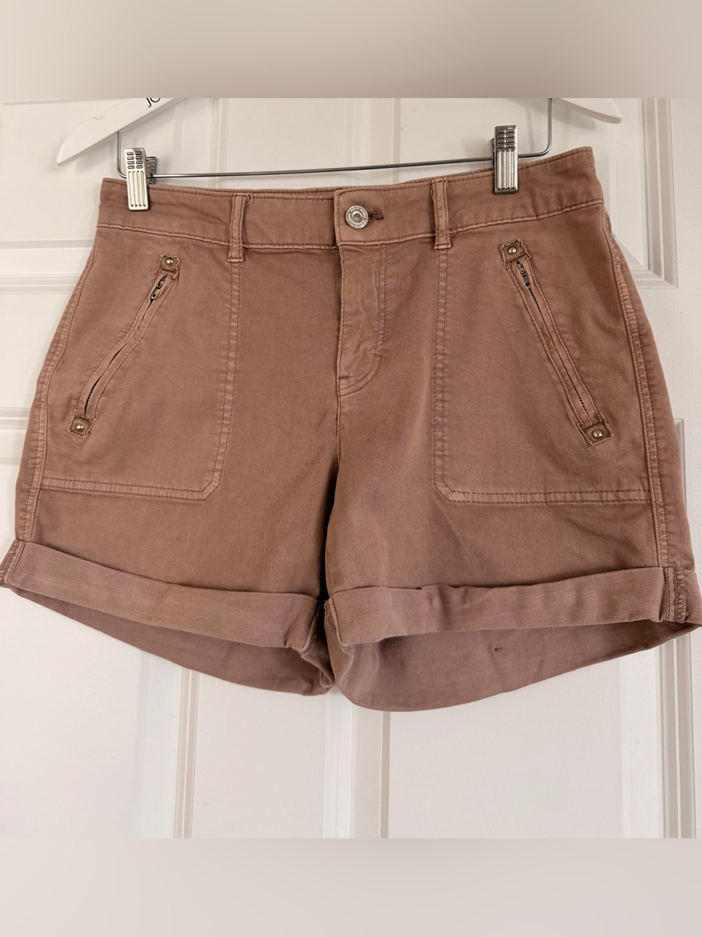 WHITE HOUSE BLACK MARKET Women’s Casual Roll-Hem Utility Shorts in KHAKI